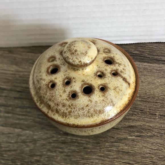 Handmade Pottery Garlic Keeper - Picture 6 of 13